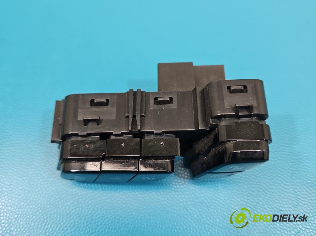 Volvo S90 II 2016- 2.0 T 320KM automatic 235 kW 1969 cm3 4- prepínač ostatné 31433418