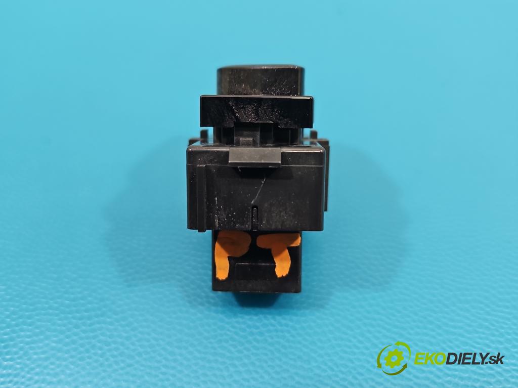 Volvo S90 II 2016- 2.0 T 320KM automatic 235 kW 1969 cm3 4- prepínač ostatné 31412152