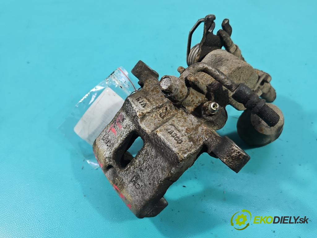 Kia Picanto I 2003-2011 1.1 65 hp manual 47.8 kW 1086 cm3 5- brzdič zadní pravý  (Klika dveří ostatní)