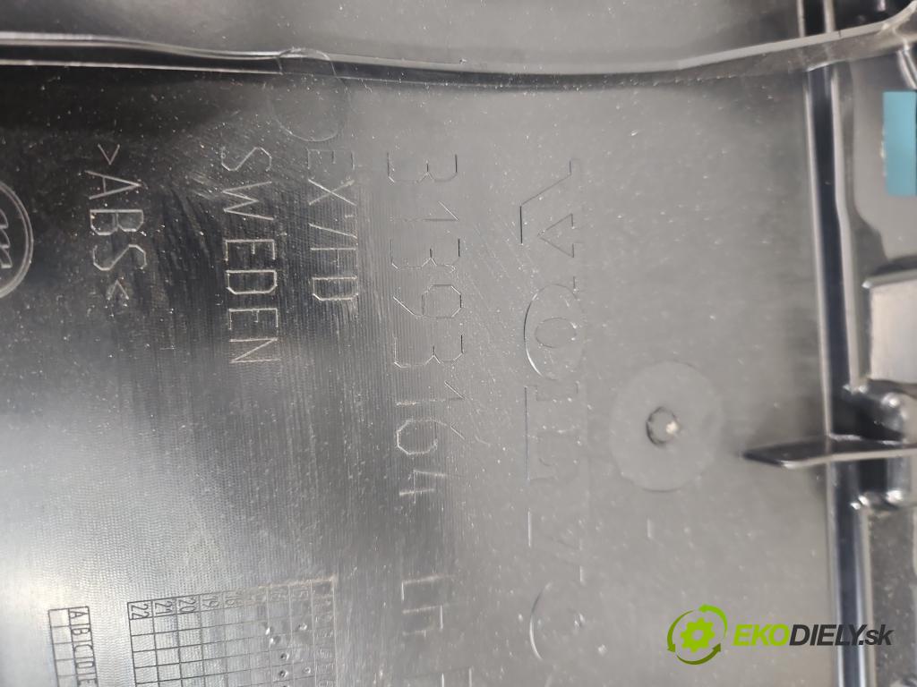 Volvo S90 II 2016- 2.0 T 320KM automatic 235 kW 1969 cm3 4- Čalounictví: dvere predné ľavé