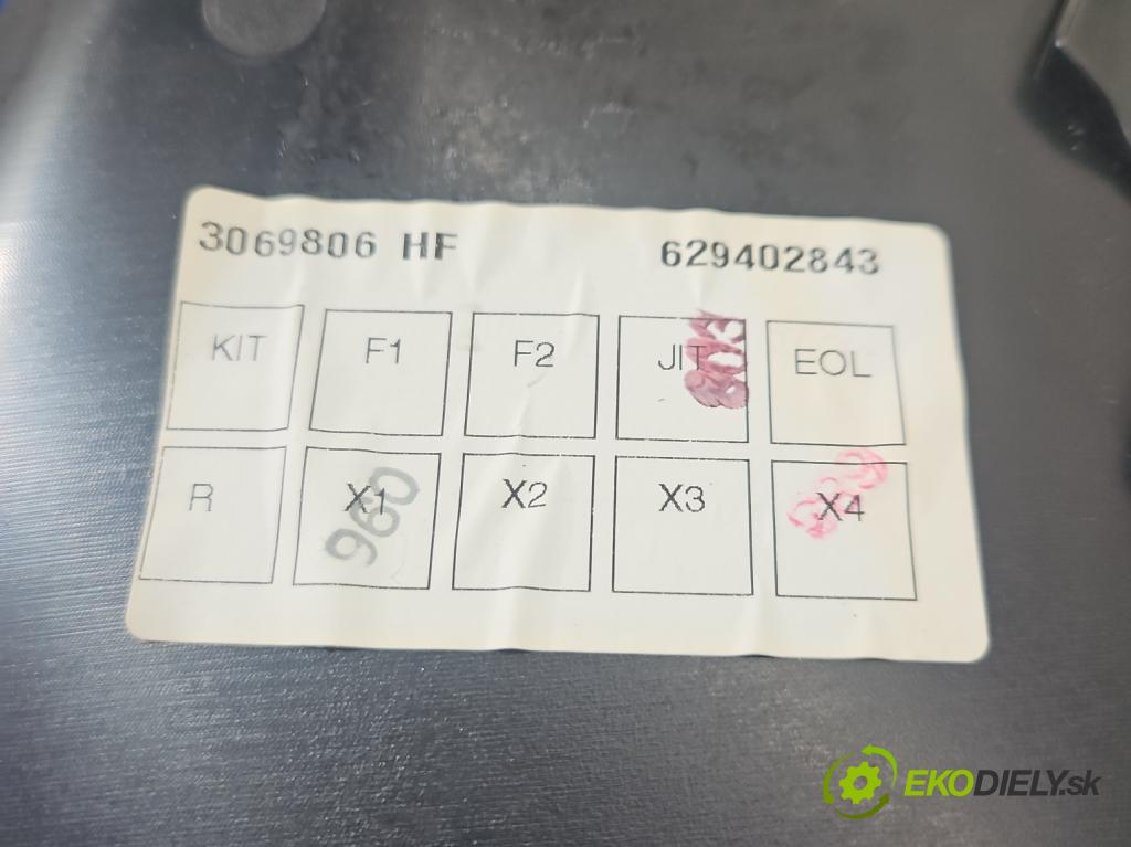 Volvo S90 II 2016- 2.0 T 320KM automatic 235 kW 1969 cm3 4- Čalounictví: dvere predné pravé 31393165