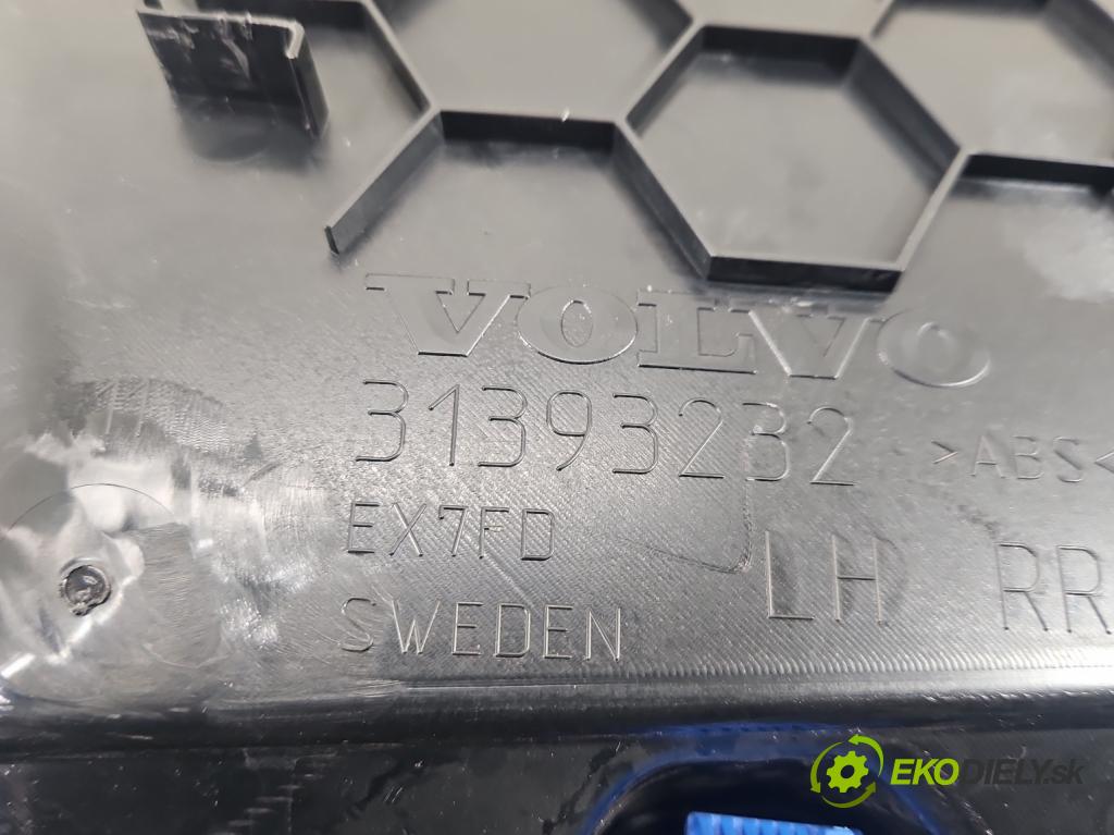 Volvo S90 II 2016- 2.0 T 320KM automatic 235 kW 1969 cm3 4- Čalounictví: dvere zadné ľavé 31393232