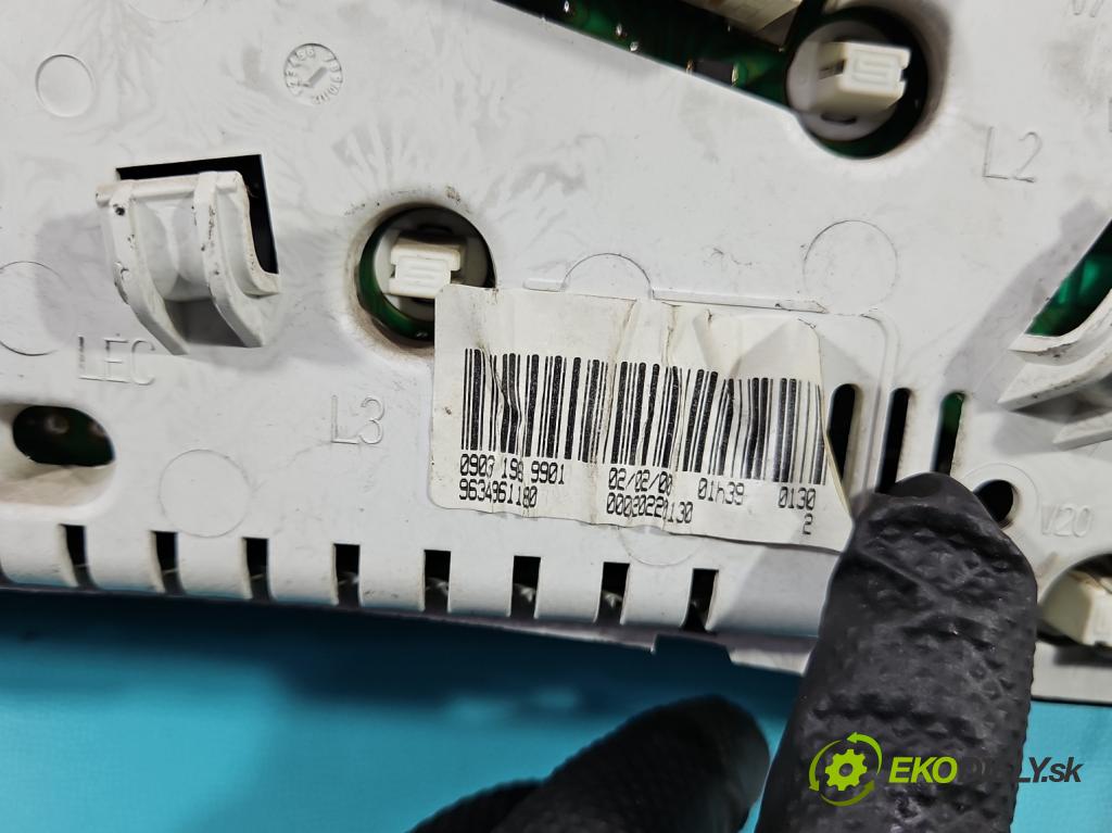 Peugeot 206 1.1 8V 60 hp manual 44 kW 1124 cm3 5- Přístrojová deska 9634961180 (Přístrojová deska)