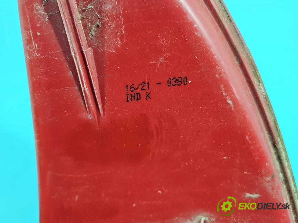 Peugeot 206 1.1 8V 60 HP manual 44 kW 1124 cm3 5- svetlo / reflektor zadné ľavé  (Kľučka dverí ostatné)