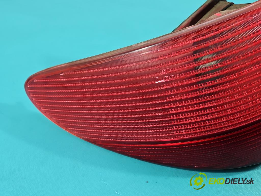 Peugeot 206 1.1 8V 60 HP manual 44 kW 1124 cm3 5- svetlo / reflektor zadné ľavé  (Kľučka dverí ostatné)