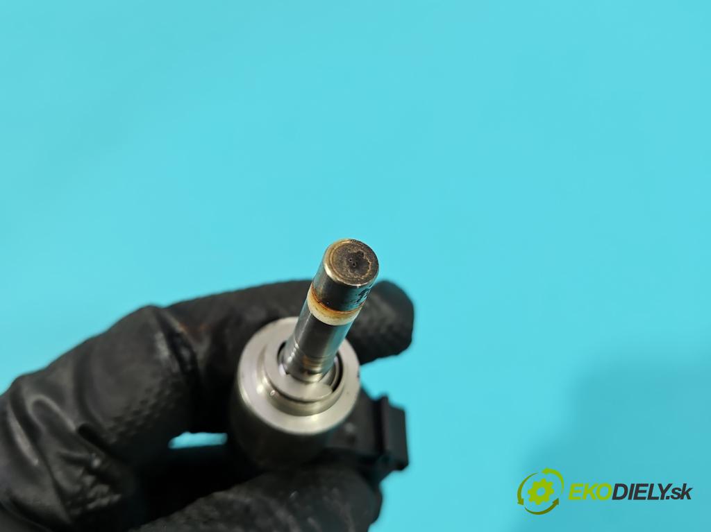 Skoda Fabia III 2014- 2021 1.0 TSI 95 HP manual 70 kW 999 cm3 5- vstrek 04E906036AT (Vstrekovač paliva)