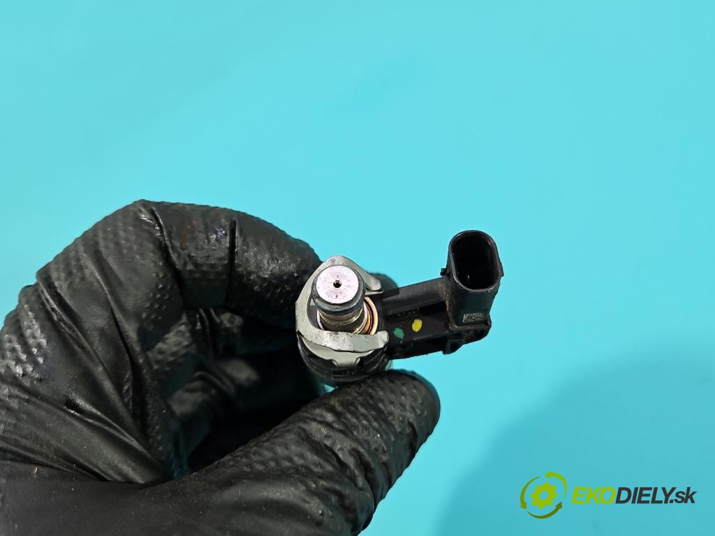 Skoda Fabia III 2014- 2021 1.0 TSI 95 HP manual 70 kW 999 cm3 5- vstrek 04E906036AT (Vstrekovač paliva)