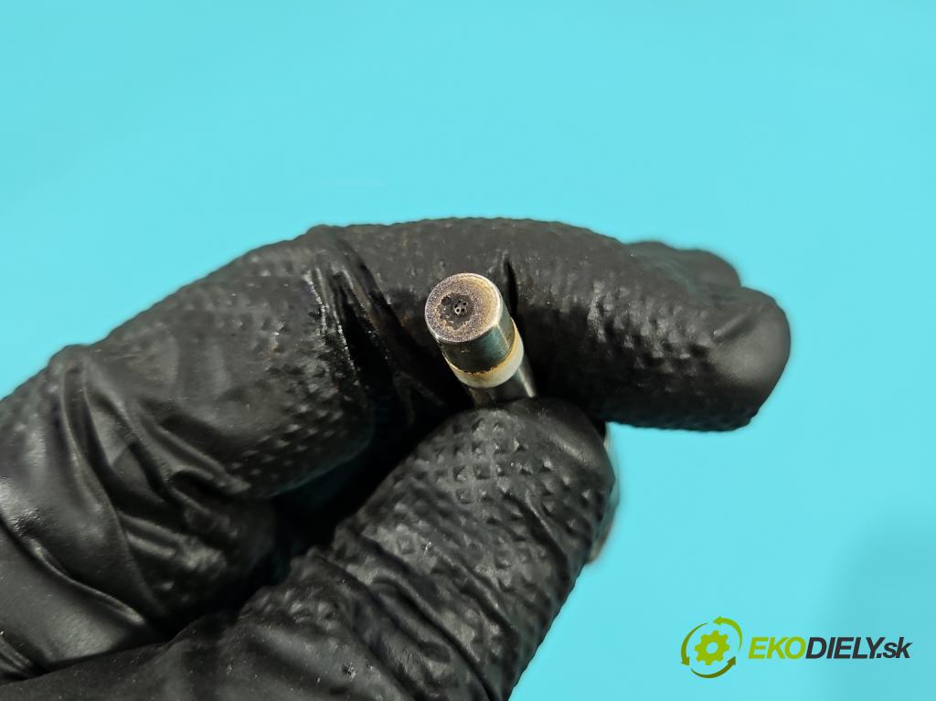 Skoda Fabia III 2014- 2021 1.0 TSI 95 HP manual 70 kW 999 cm3 5- vstrek 04E906036AT (Vstrekovač paliva)