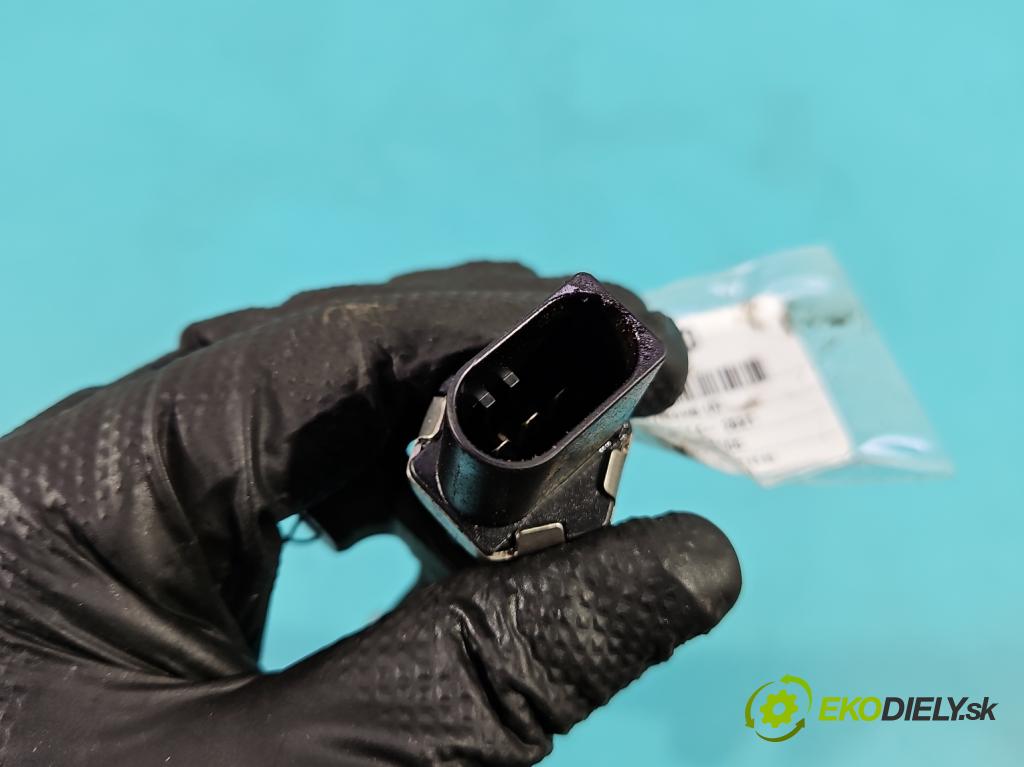 Skoda Fabia III 2014- 2021 1.0 TSI 95 HP manual 70 kW 999 cm3 5- lišta vstrekovacia 04G133320G (Vstrekovacia lišta)