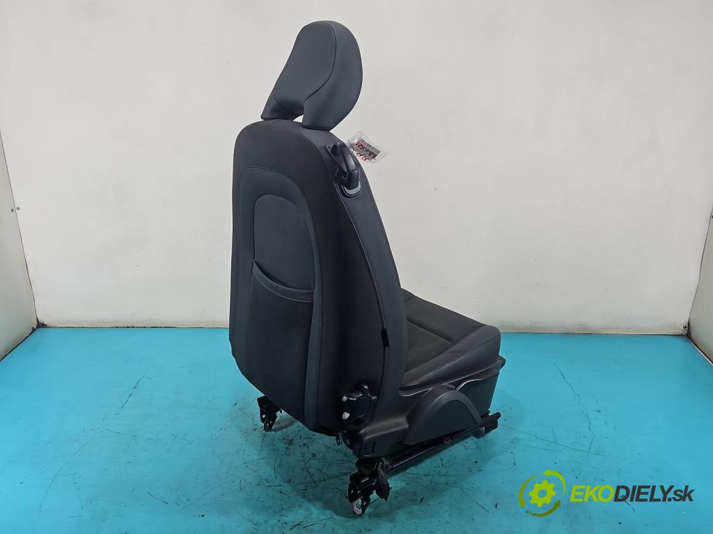 Volvo C30 1.6 hdi 109 hp manual 80 kW 1560 cm3 3- Sedadlo pravý  (Sedadlo)