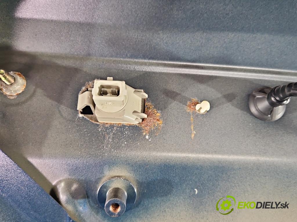 Toyota Avensis II T25 2003-2008 1.8 vvti 129 hp manual 95 kW 1794 cm3 4- zadní kufrové dveře  (Zadní kapota (kufr))