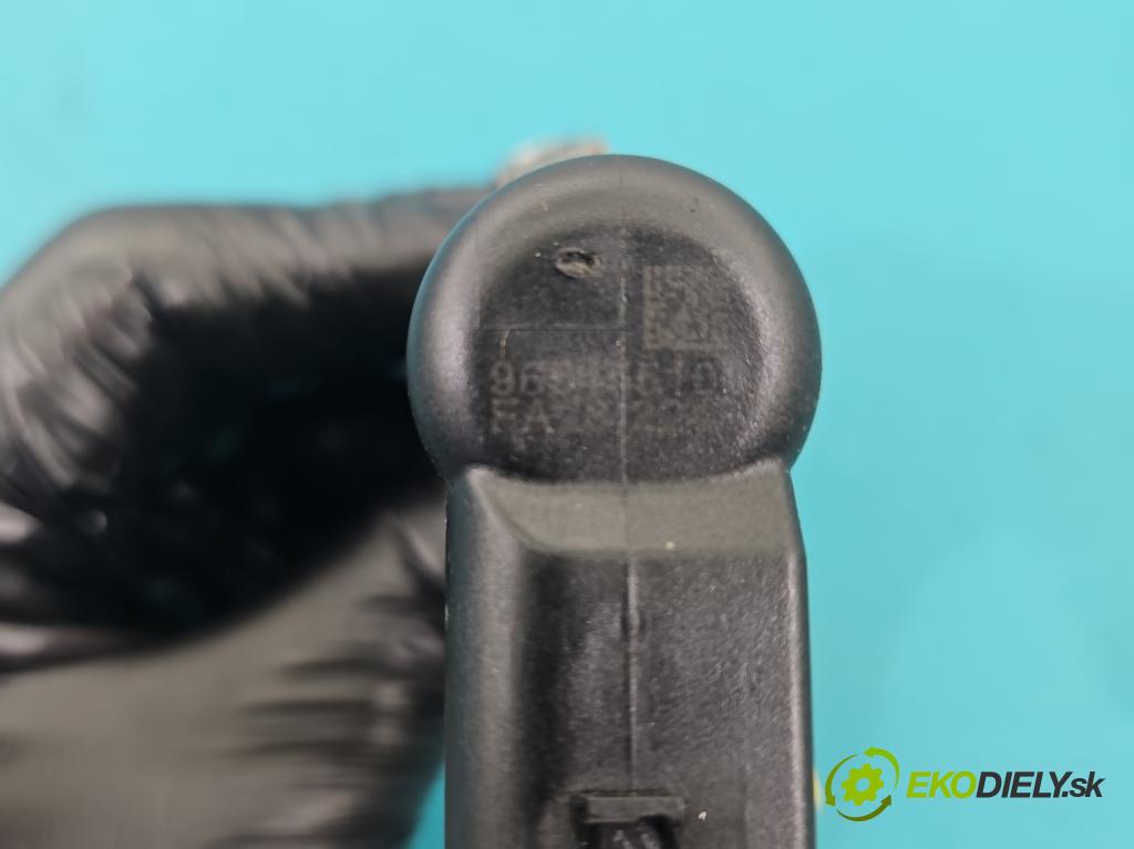 Citroen C2 1.4 hdi 68 HP manual 50 kW 1398 cm3 3- vstrek 9654551080 (Vstrekovač paliva)