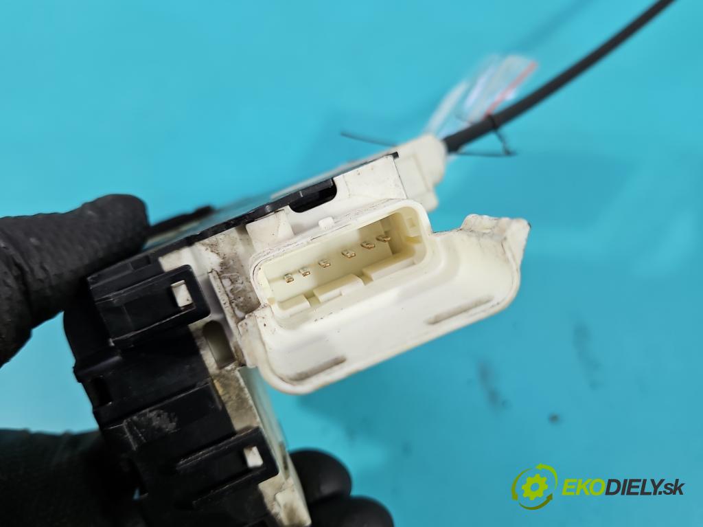 Peugeot 407 2.0 HDI 136 HP manual 100 kW 1997 cm3 5- zámok predné ľavý 9659739880F