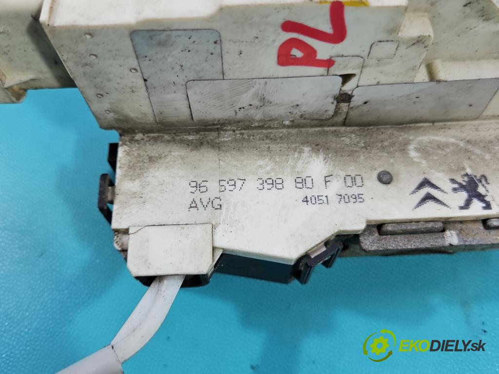 Peugeot 407 2.0 HDI 136 HP manual 100 kW 1997 cm3 5- zámok predné ľavý 9659739880F
