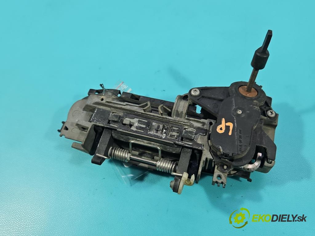 Audi A3 8P 2003-2012 2.0 tdi 140 HP manual 103 kW 1968 cm3 5- rukoväť predné ľavé mimo:  (Kľučka dverí vonkajšia predná ľavá)