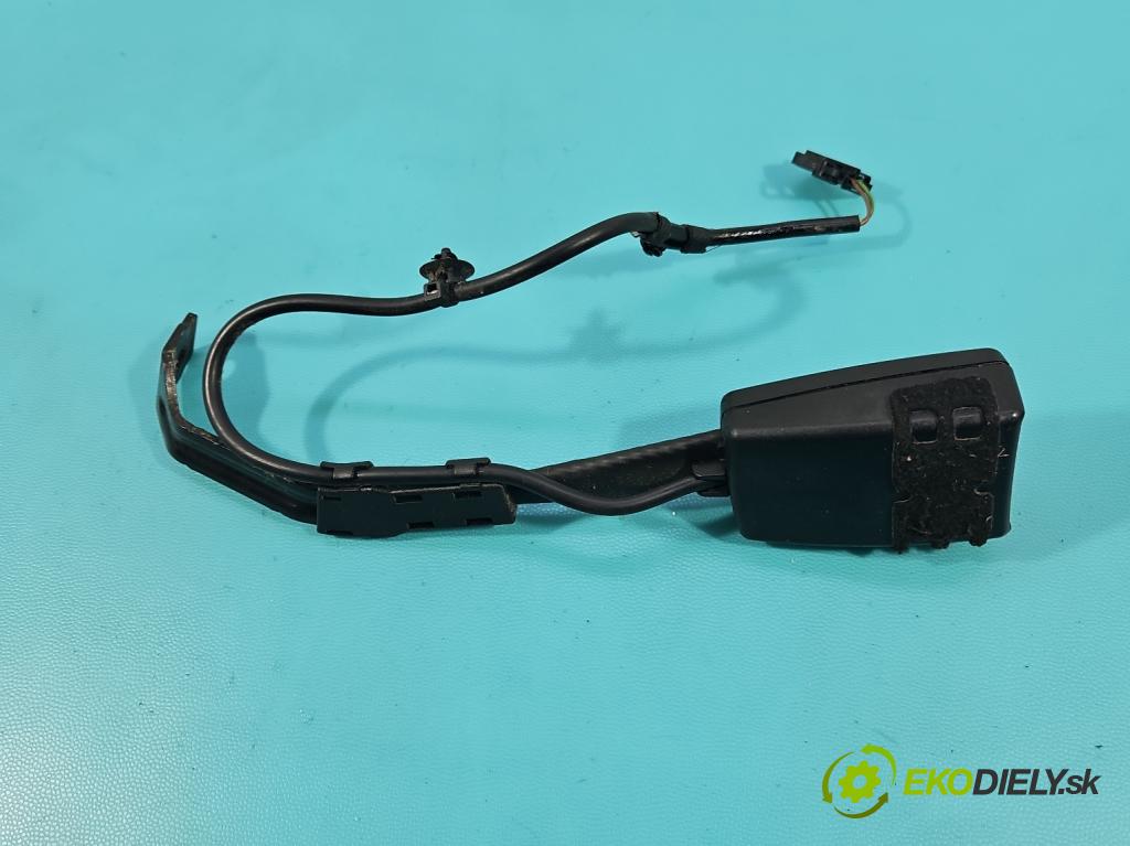 Audi A3 8P 2003-2012 2.0 tdi 140 HP manual 103 kW 1968 cm3 5- pas bezpečnosť: predné pravý 8P0857756E