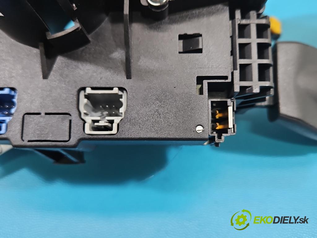 Peugeot 407 2.0 HDI 136hp manual 100 kW 1997 cm3 5- Přepínač sdružený 96592428XT (Páčky pod volantem)