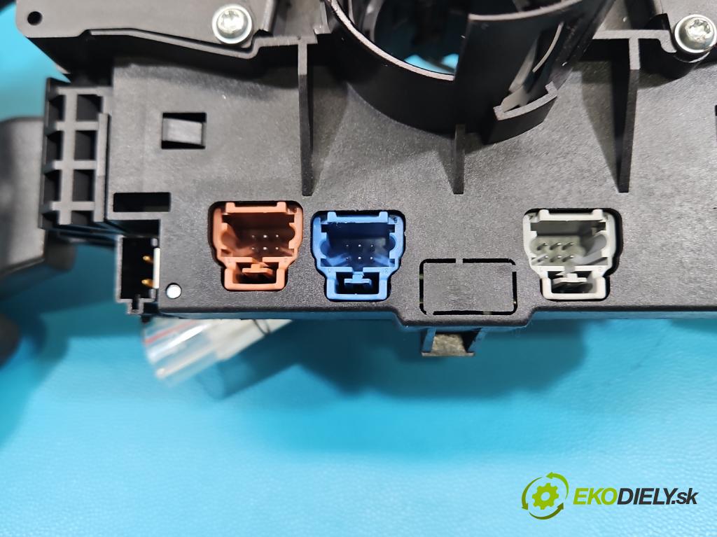 Peugeot 407 2.0 HDI 136hp manual 100 kW 1997 cm3 5- Přepínač sdružený 96592428XT (Páčky pod volantem)