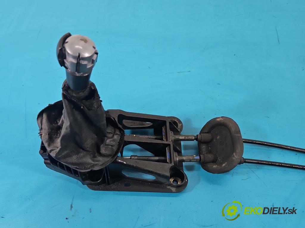 Citroen C2 1.4 hdi 68 HP manual 50 kW 1398 cm3 3- Páka: Změny: stupeň,rýchlosť 9681359480 (Rýchlostná páka (kulisa))