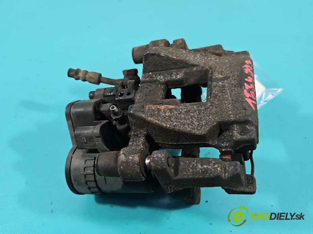 Jaguar XF II X260 2015- 3.0 V6 340KM automatic 250 kW 2995 cm3 4- brzdič zadní levý GX73-2K328-BE (Klika dveří ostatní)