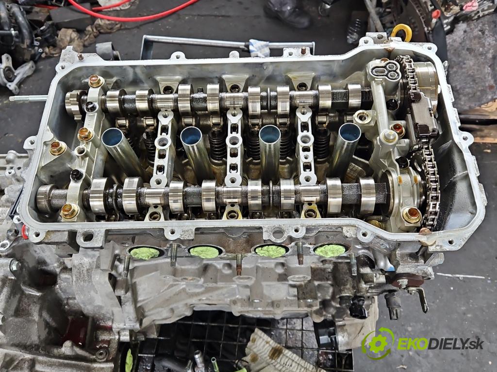 Toyota Auris II 2012-2018 1.8 hybrid 99 HP automatic 73 kW 1798 cm3 5- motor benzín: 2ZR