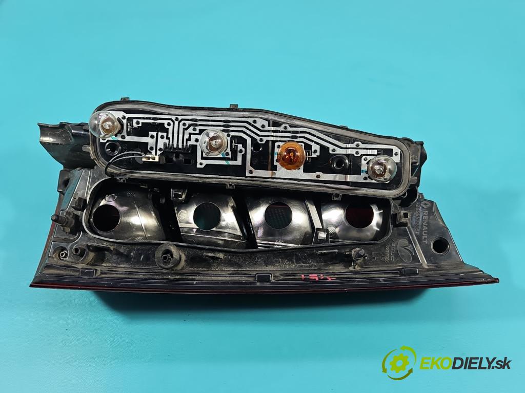 Renault Express 1.5 dci 95 HP manual 70 kW 1461 cm3 5- svetlo / reflektor zadné ľavé 265552205R (Kľučka dverí ostatné)