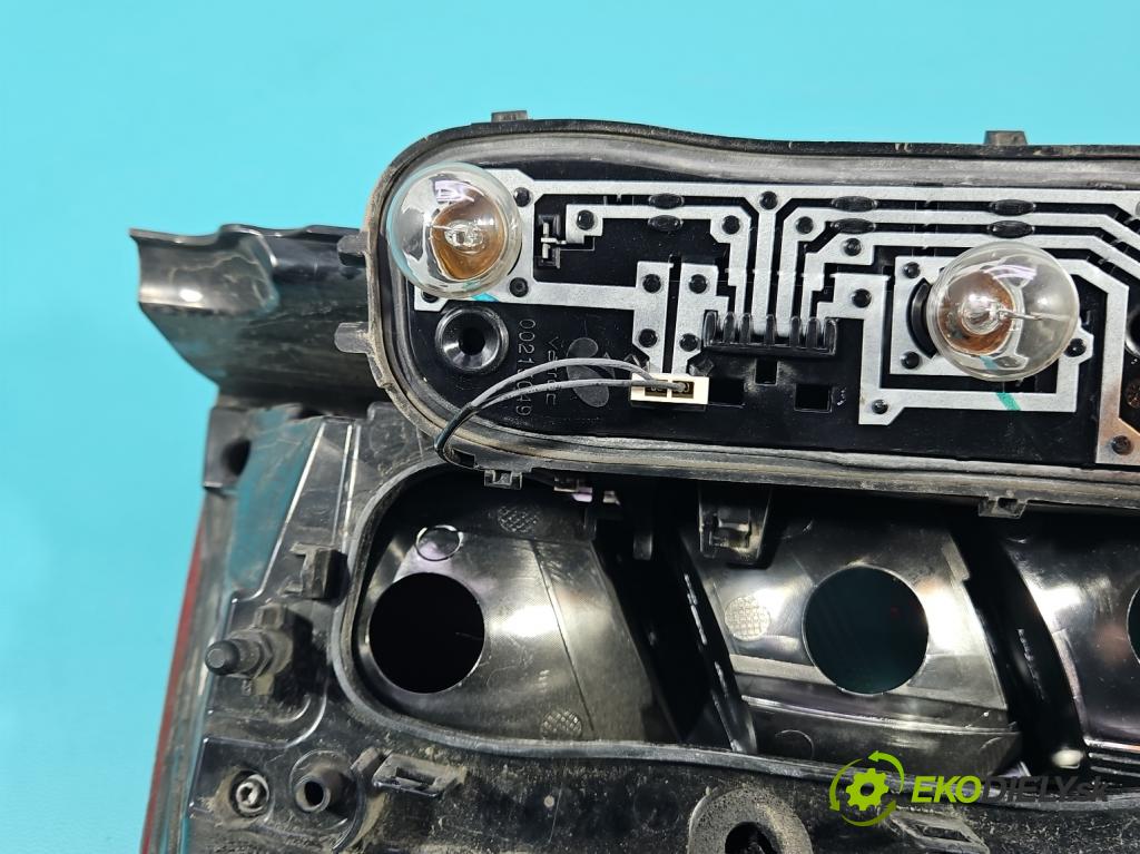 Renault Express 1.5 dci 95 HP manual 70 kW 1461 cm3 5- svetlo / reflektor zadné ľavé 265552205R (Kľučka dverí ostatné)