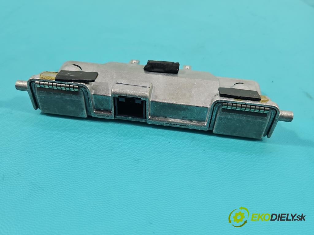 Jaguar XF II X260 2015- 3.0 V6 340KM: automatic 250 kW 2995 cm3 4- Kamera predné GX63-19H406