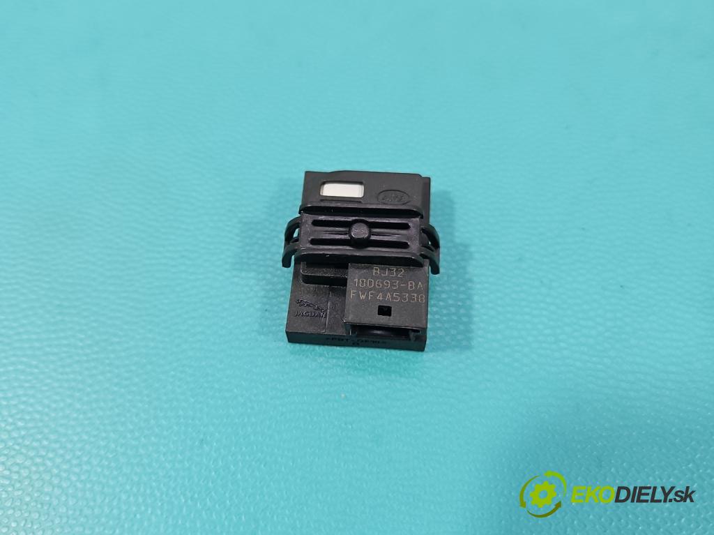 Jaguar XF II X260 2015- 3.0 V6 340KM: automatic 250 kW 2995 cm3 4- snímač déšť: BJ32 18D693-BA (Snímač dažďa)