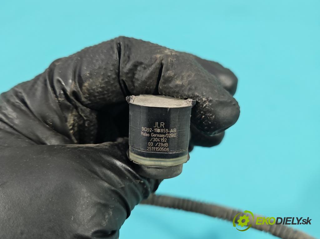 Jaguar XF II X260 2015- 3.0 V6 340KM automatic 250 kW 2995 cm3 4- snímač parkování 9G92-15K859-AB