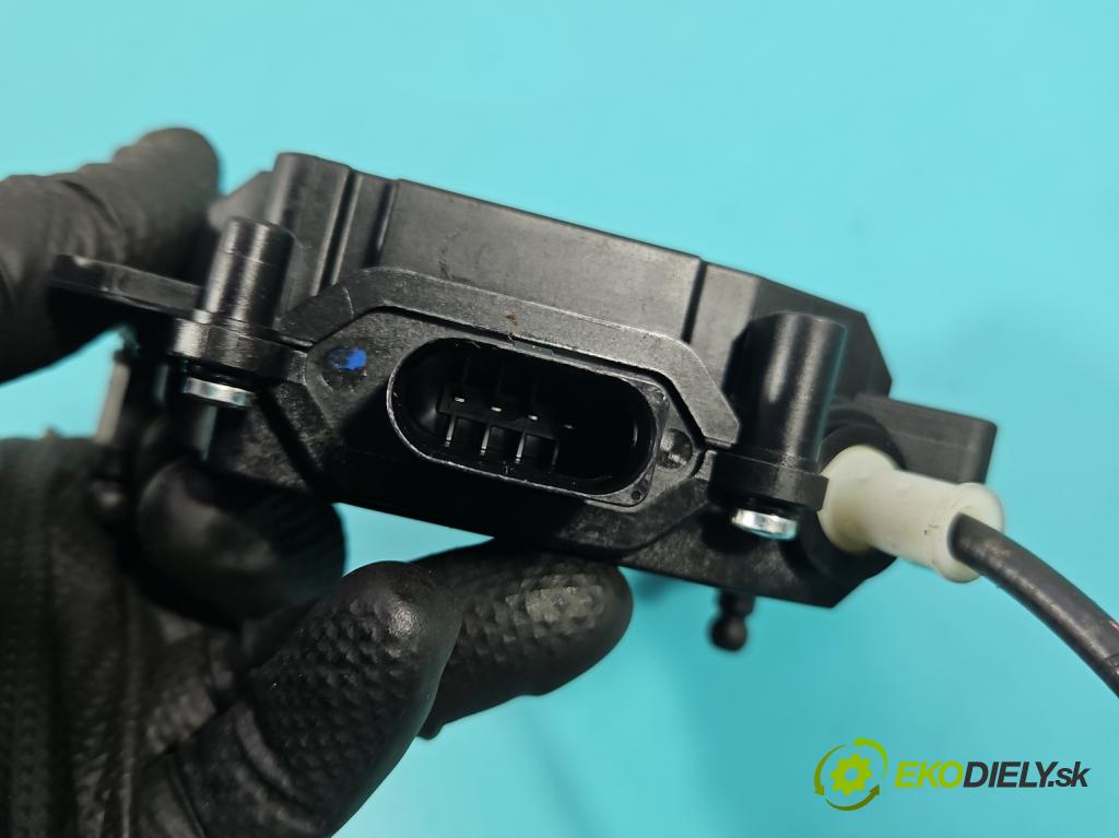 Jaguar XF II X260 2015- 3.0 V6 340KM: automatic 250 kW 2995 cm3 4- zámok kufrové dvere zadné C03747-104