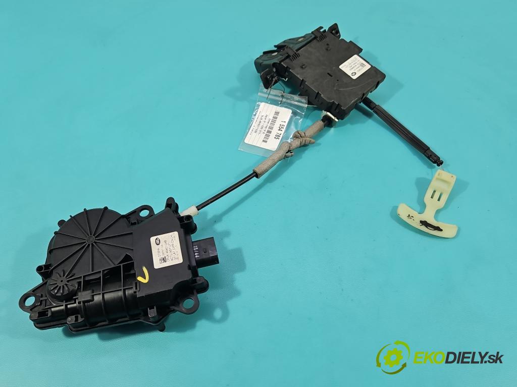 Jaguar XF II X260 2015- 3.0 V6 340KM: automatic 250 kW 2995 cm3 4- zámok kufrové dvere zadné C03747-104