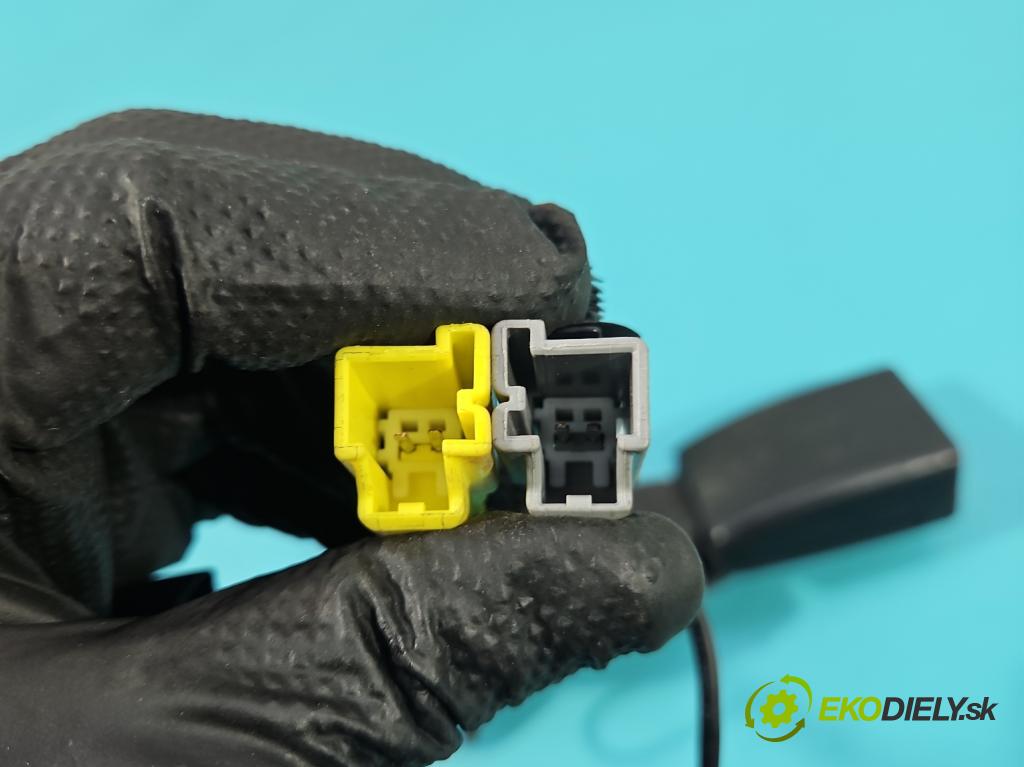 Jaguar XF II X260 2015- 3.0 V6 340KM: automatic 250 kW 2995 cm3 4- pas bezpečnosť: zadné ľavý GX73-613K22-AC