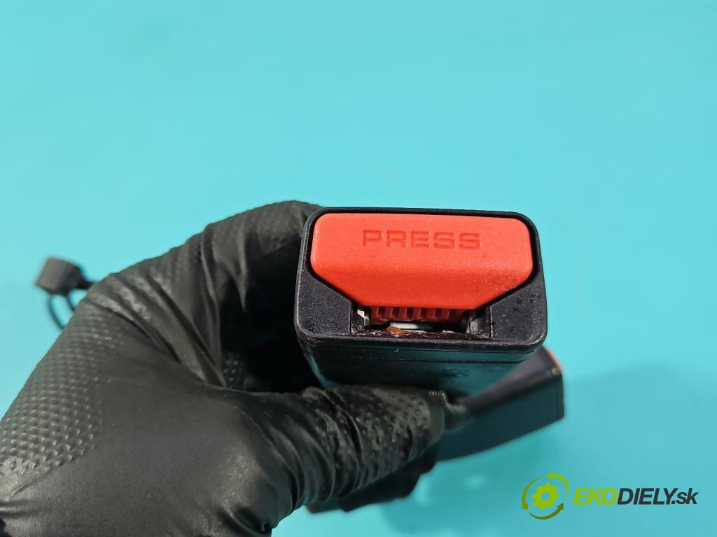 Jaguar XF II X260 2015- 3.0 V6 340KM: automatic 250 kW 2995 cm3 4- pas bezpečnosť: zadné ľavý GX73-613K22-AC