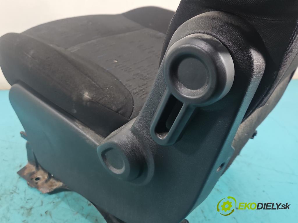 Citroen Berlingo II 2008-2018 1.6 hdi 90 HP manual 66.2 kW 1560 cm3 5- Sedačka ľavý  (Sedadlo)