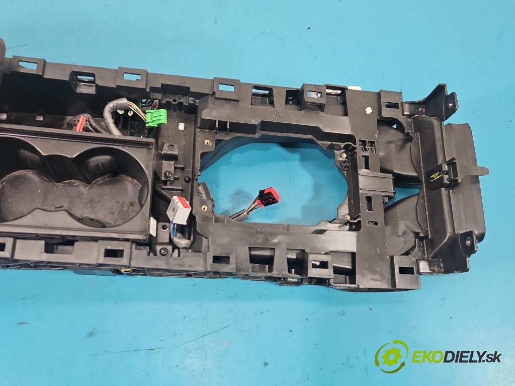 Jaguar XF II X260 2015- 3.0 V6 340KM: automatic 250 kW 2995 cm3 4- operadlo GX63-F048196-AA (Lakťová opierka)