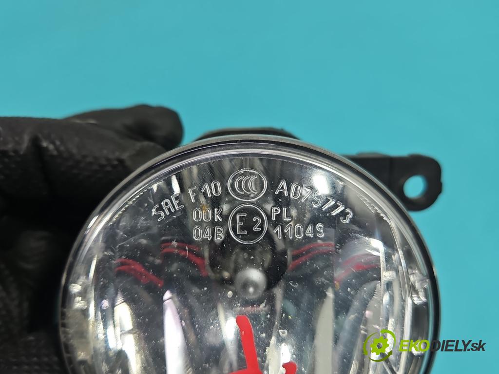 Renault Clio IV 2012-2020 1.2 16V 73 HP manual 54 kW 1149 cm3 5- Halogen pravý  (Kľučka dverí ostatné)