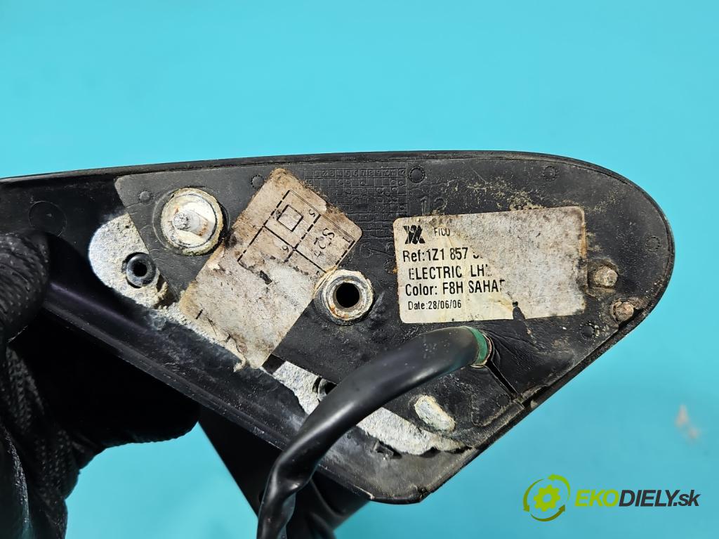Skoda Octavia II 2004-2013 1.9 tdi 105 HP manual 77 kW 1896 cm3 5- zrkadlo ľavé  (Kľučka dverí ostatné)