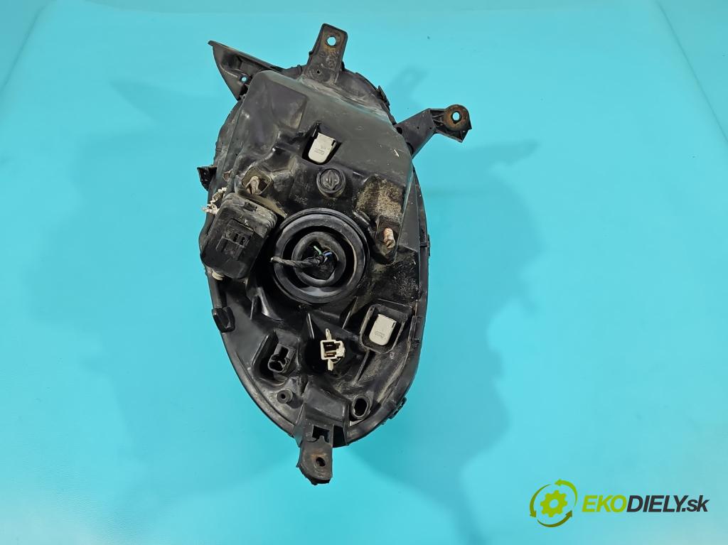 Nissan Micra K12 2003-2010 1.5 dci 82 HP manual 60 kW 1461 cm3 3- Reflektor: ľavý  (Kľučka dverí ostatné)