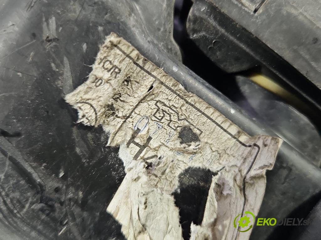 Nissan Micra K12 2003-2010 1.5 dci 82 HP manual 60 kW 1461 cm3 3- Reflektor: ľavý  (Kľučka dverí ostatné)