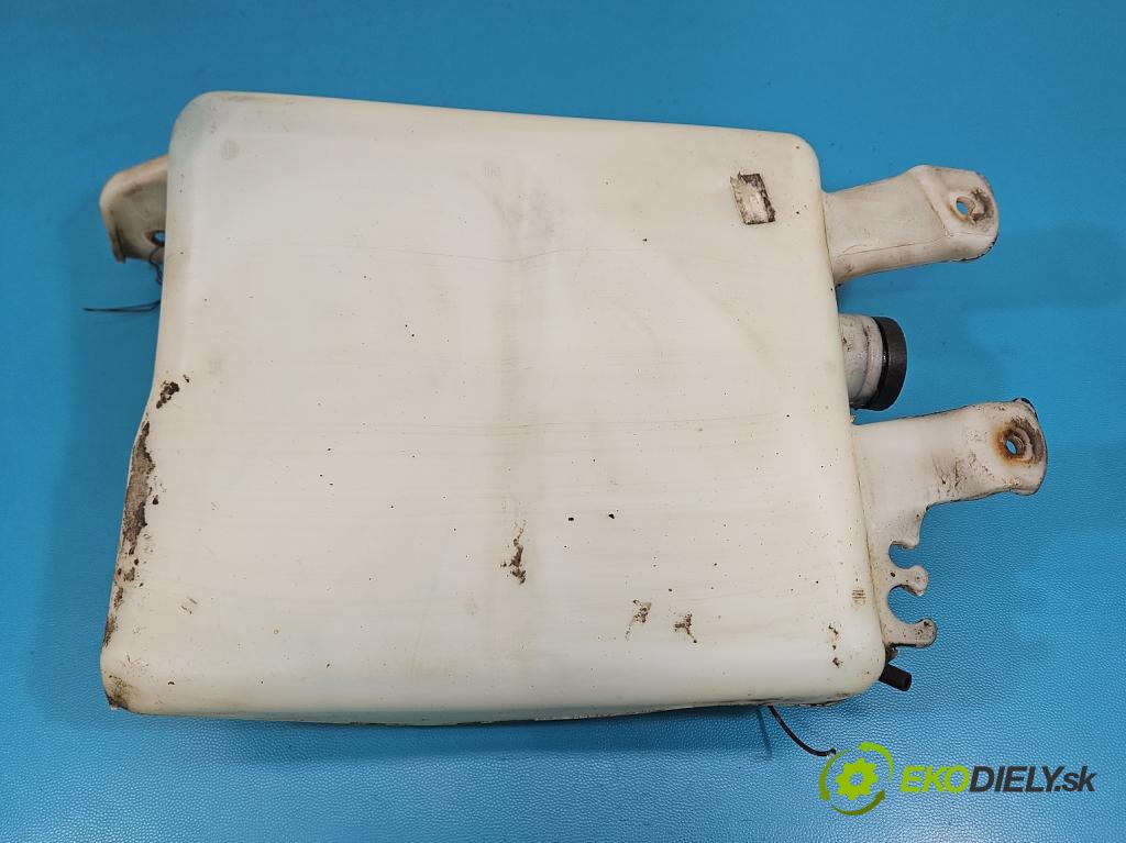 Nissan Micra K12 2003-2010 1.5 dci 82 HP manual 60 kW 1461 cm3 3- nádržka tekutina: ostrekovačov