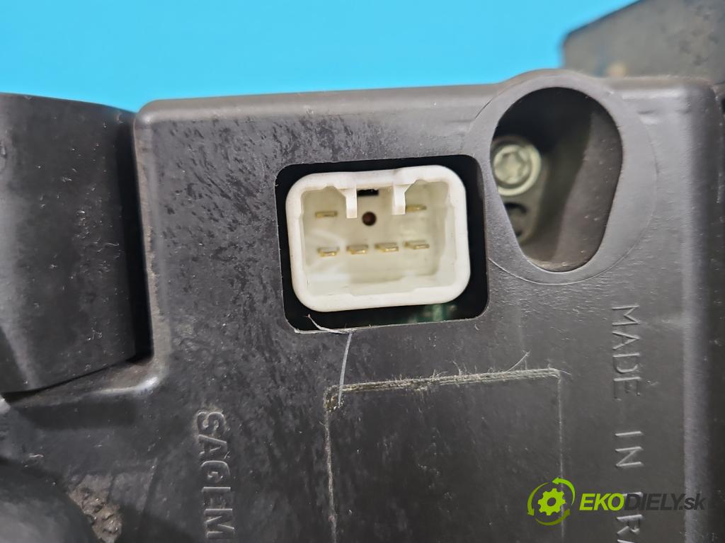 Toyota Yaris I 1999-2005 1.4 D4D 75 hp manual 55 kW 1364 cm3 5- Přístrojová deska 21655865-3 (Přístrojová deska)