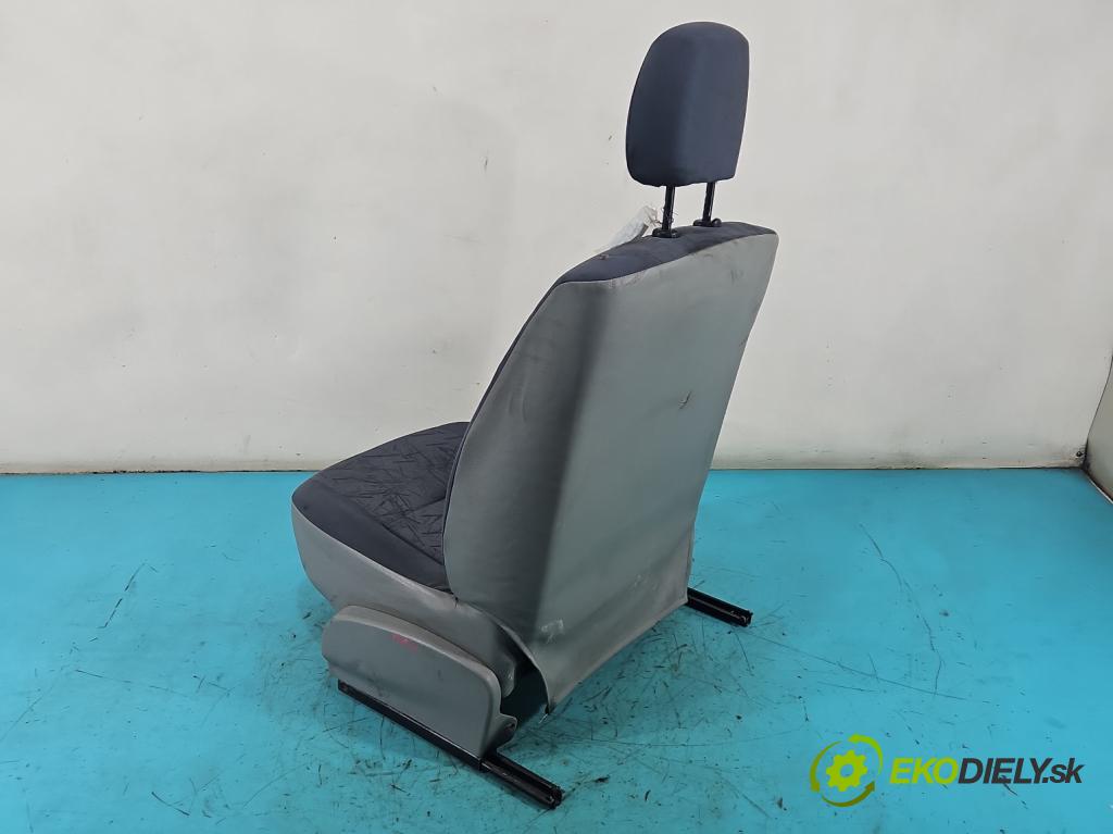 Toyota Yaris I 1999-2005 1.4 D4D 75 HP manual 55 kW 1364 cm3 5- Sedačka ľavý (Sedadlo)
