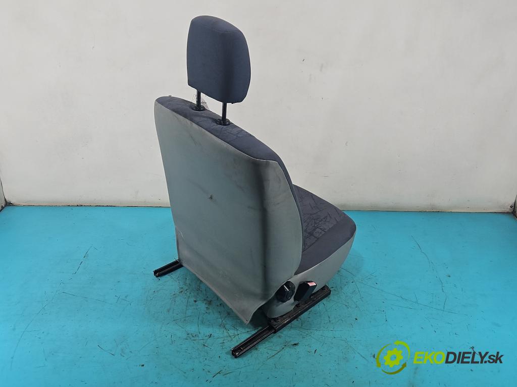 Toyota Yaris I 1999-2005 1.4 D4D 75 HP manual 55 kW 1364 cm3 5- Sedačka ľavý (Sedadlo)