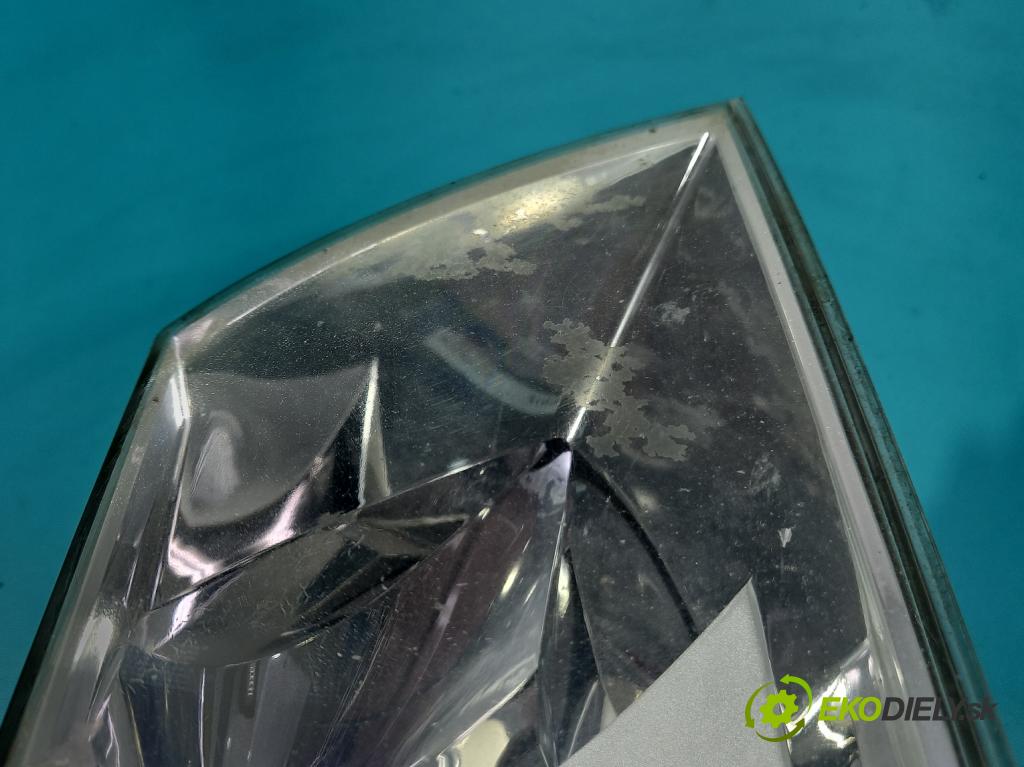 Skoda Octavia II 2004-2013 1.9 tdi 105 HP manual 77 kW 1896 cm3 5- Reflektor: pravý  (Svetlo predné pravé)