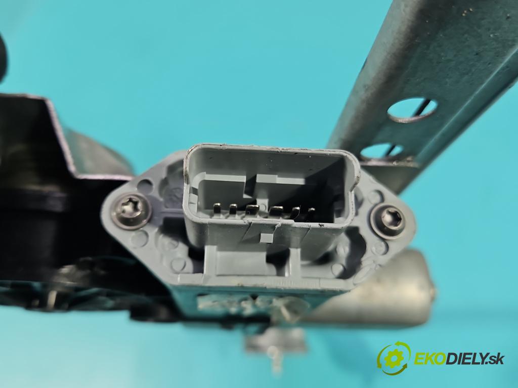 Renault Express 1.5 dci 95 HP manual 70 kW 1461 cm3 5- mechanizmus okna predné ľavý 128001792