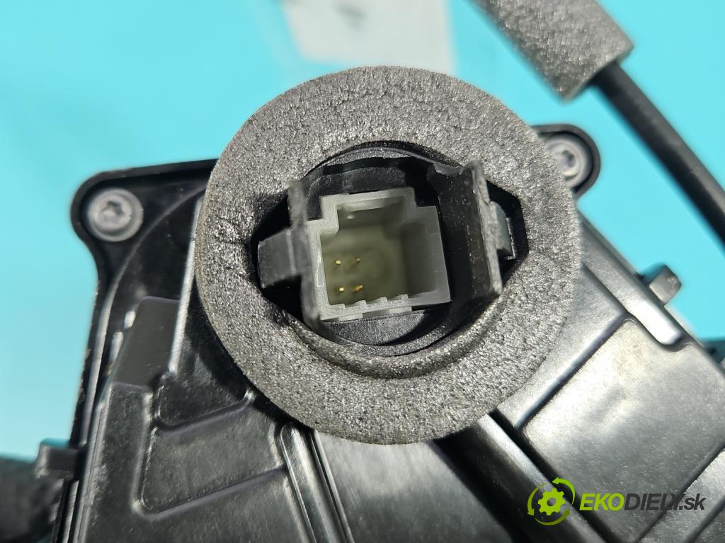 Renault Express 1.5 dci 95 HP manual 70 kW 1461 cm3 5- zámok predné ľavý 805033719R