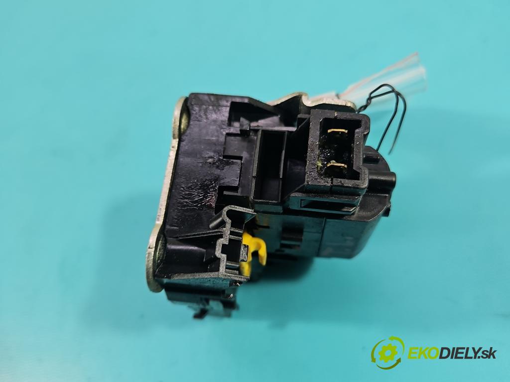 Renault Express 1.5 dci 95 HP manual 70 kW 1461 cm3 5- zámok zadné ľavý