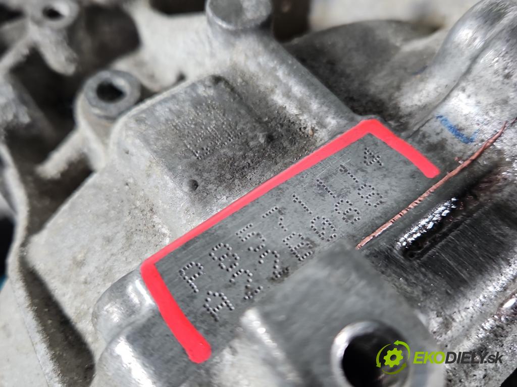 Toyota Auris II 2012-2018 1.8 hybrid 99 hp automatic 73 kW 1798 cm3 5- převodovka stupňová automat P8571114