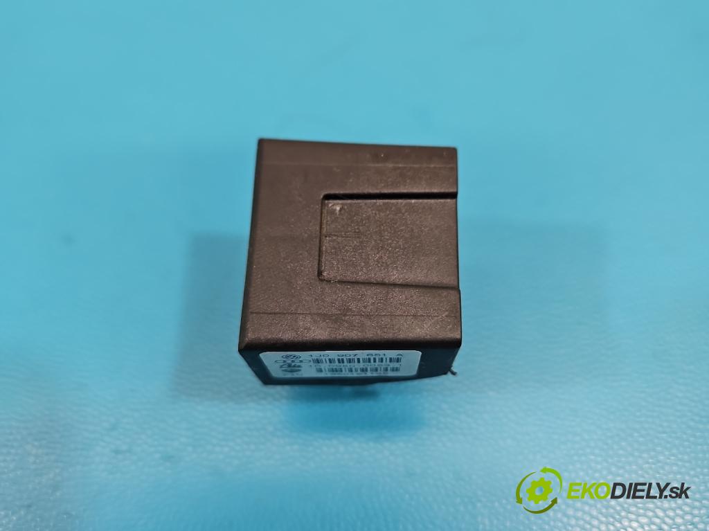 Vw Golf IV 1997-2003 1.9 sdi 68 HP manual 50 kW 1896 cm3 5- snímač ESP 1J0907651A